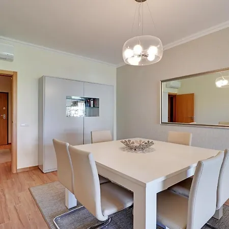 Paradise With Pool By Homing Apartment *